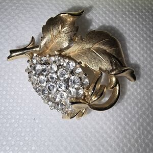 Vintage Gold tone Brooch